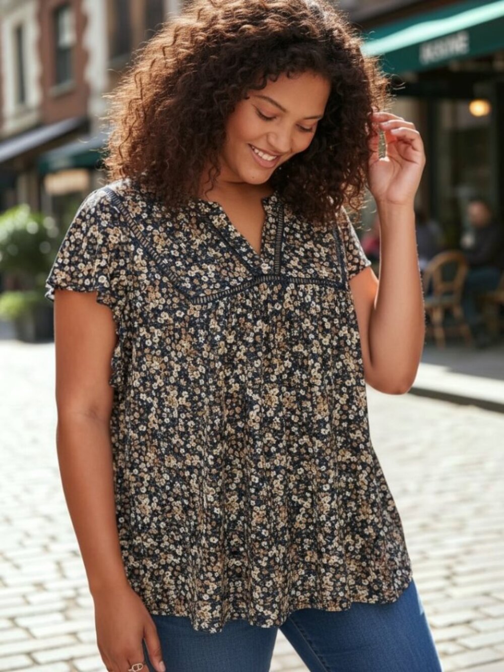 Indigo Rose Women’s Navy Floral V-Neck Flutter Sleeve Top Size 2X